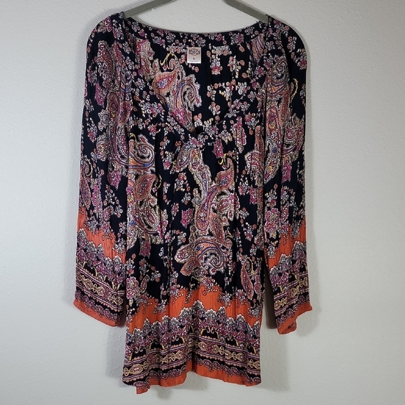 Bila Paisley Print Hippie Boho Tunic Top Shirt Size L Flowy Rayon Crinkle V Neck - Picture 1 of 13